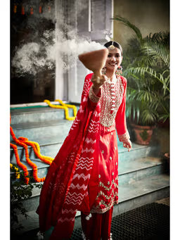 Embroidered Kurta Set With Bandhni Dupatta